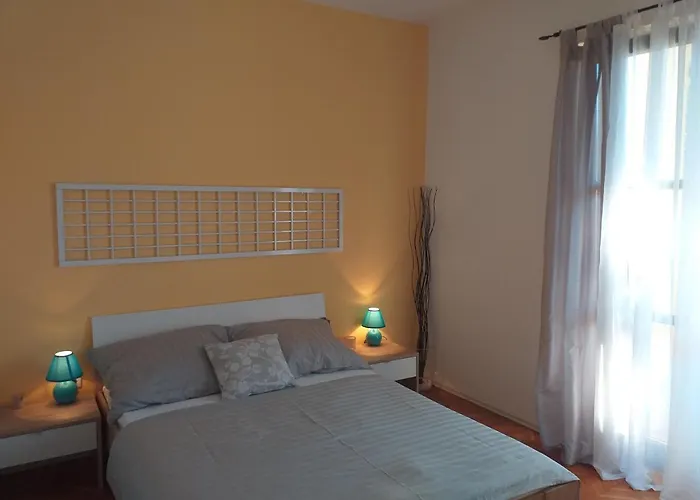 Dana Apartment *