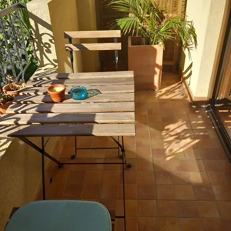 Dana ביוגראד נה מורו